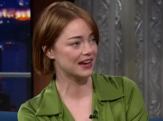 Emma Stone apontou quem seria o “ET” entre as estrelas de Hollywood.