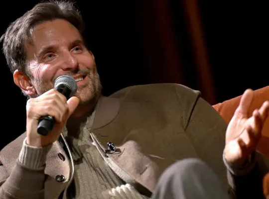 Bradley Cooper trabalha em um projeto que ‘o consome por dentro