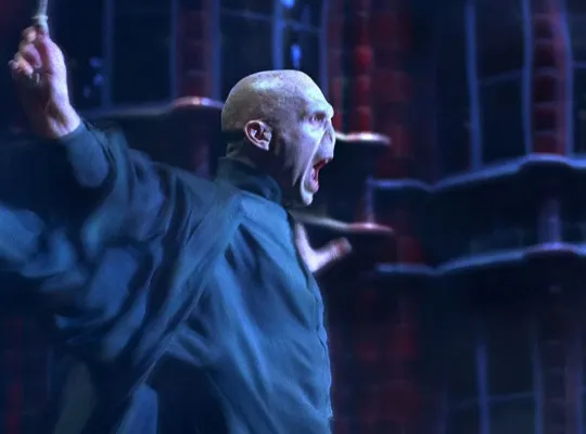 O chefe da HBO comentou os rumores sobre Voldemort na nova série de Harry Potter.